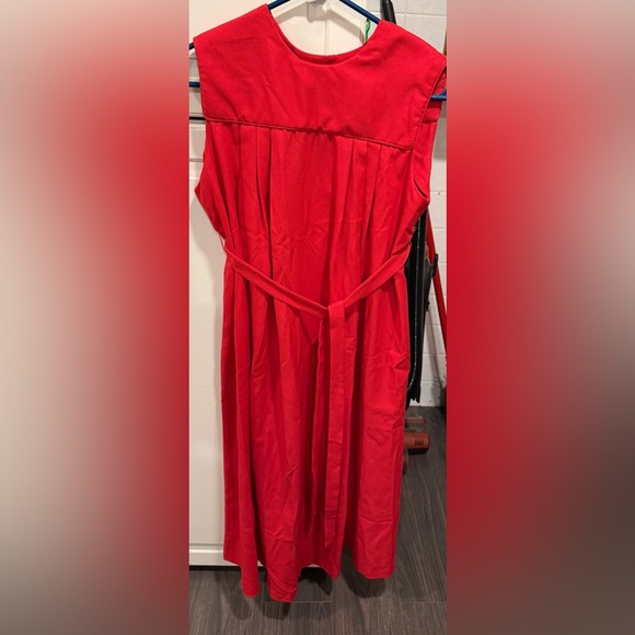 Precious cargo Elegant Red Sleeveless midi dress size 6 5:17 - Picture 1 of 2